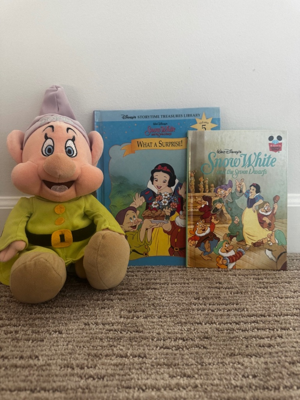Disney Snow White & the Seven Dwarfs Bundle | Vintage Books & Plush!